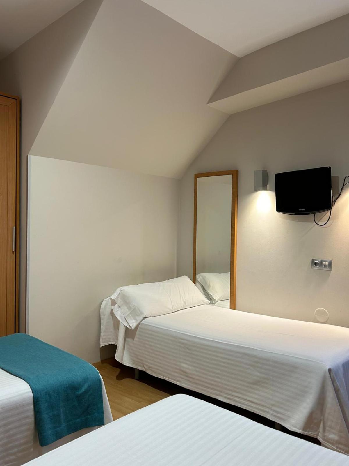 Hostal Aralar Aizoáin Exterior foto