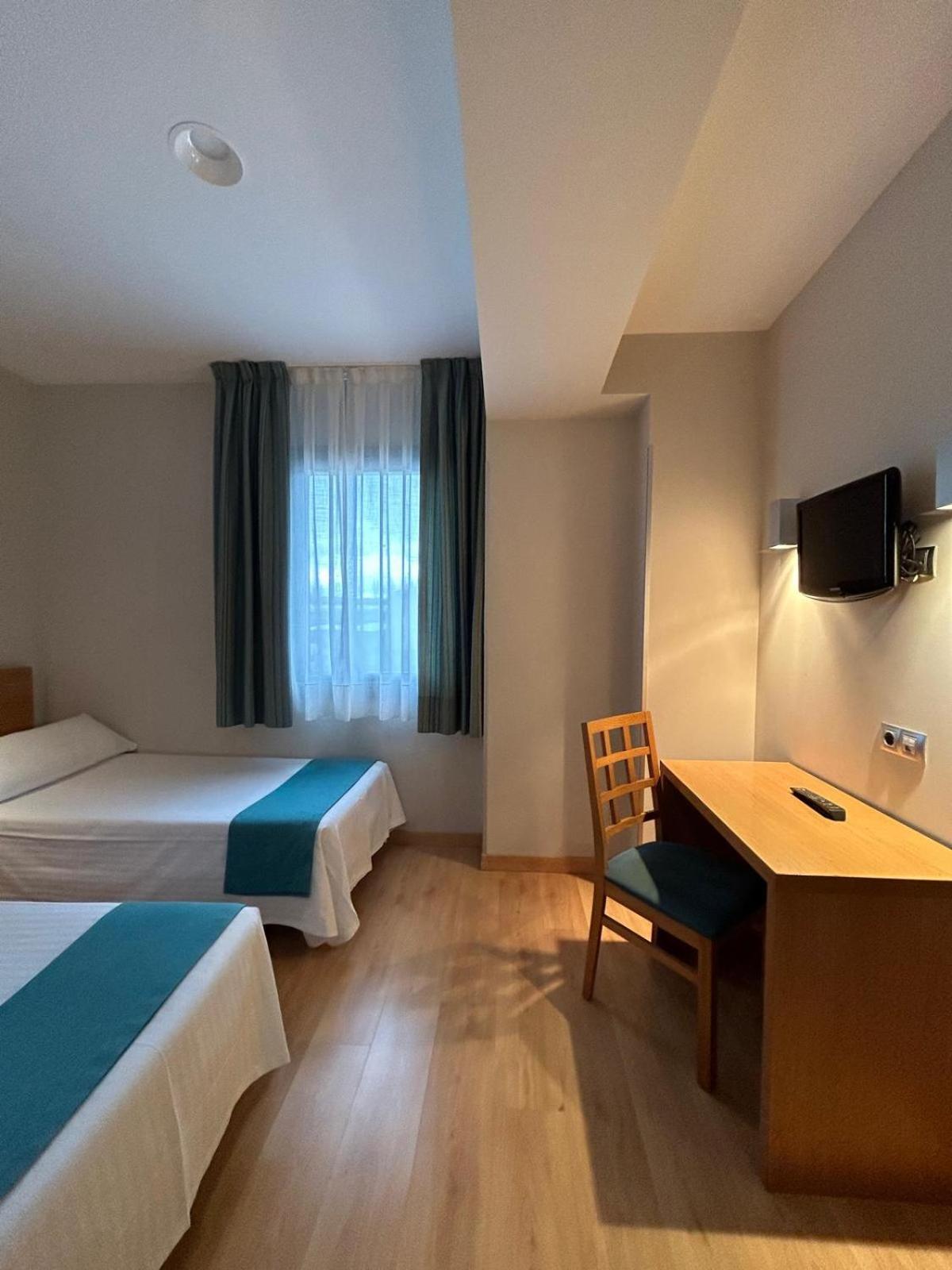 Hostal Aralar Aizoáin Exterior foto